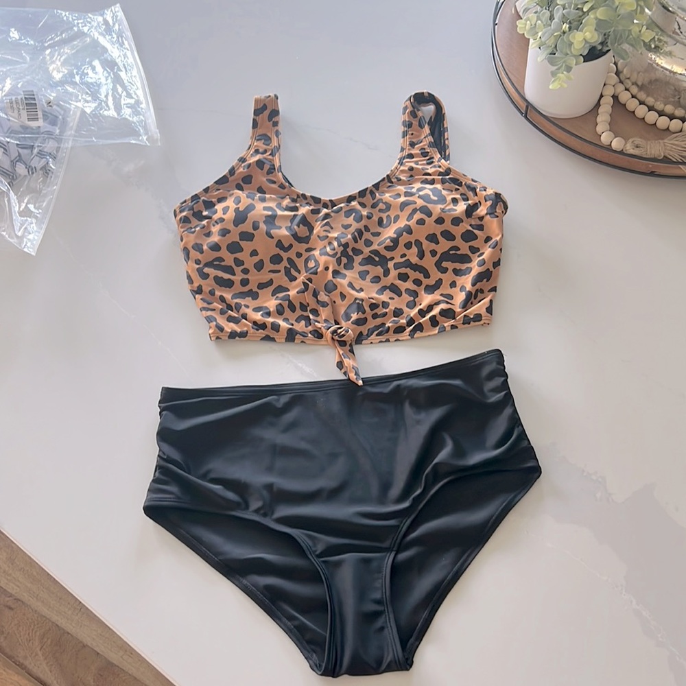 *NEW* leopard 2 piece bathing suit